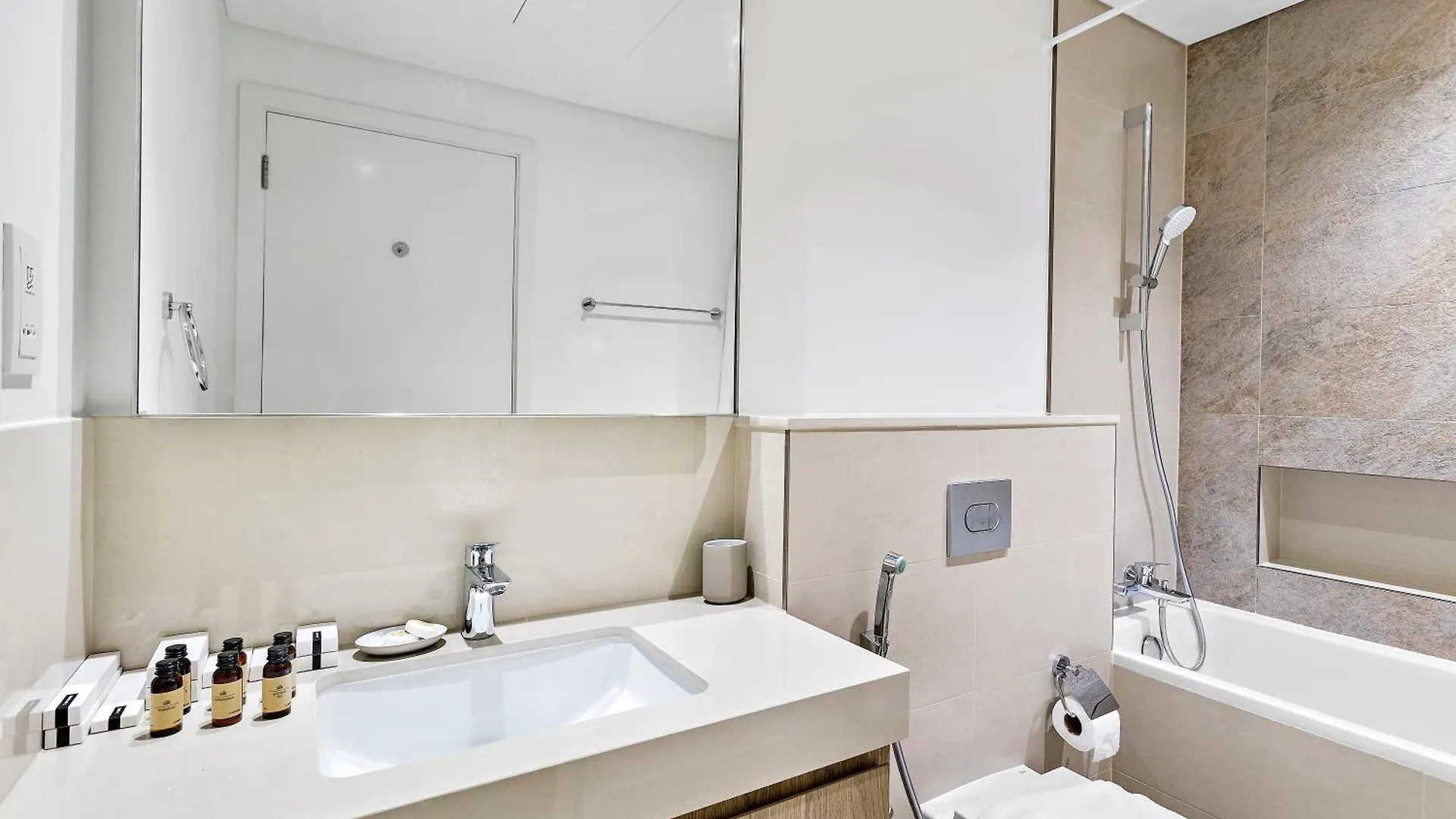 Silkhaus Modern & Chic 1Bdr In New Tower With Pool & Gym Apartment Dubai